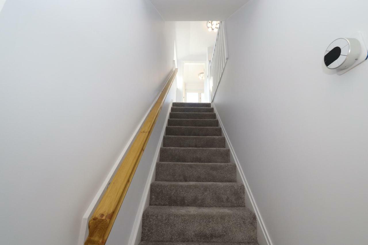 Dunfermline - Luxury 3 Bedroom 2 Bathroom Detached House With Garden Exteriér fotografie