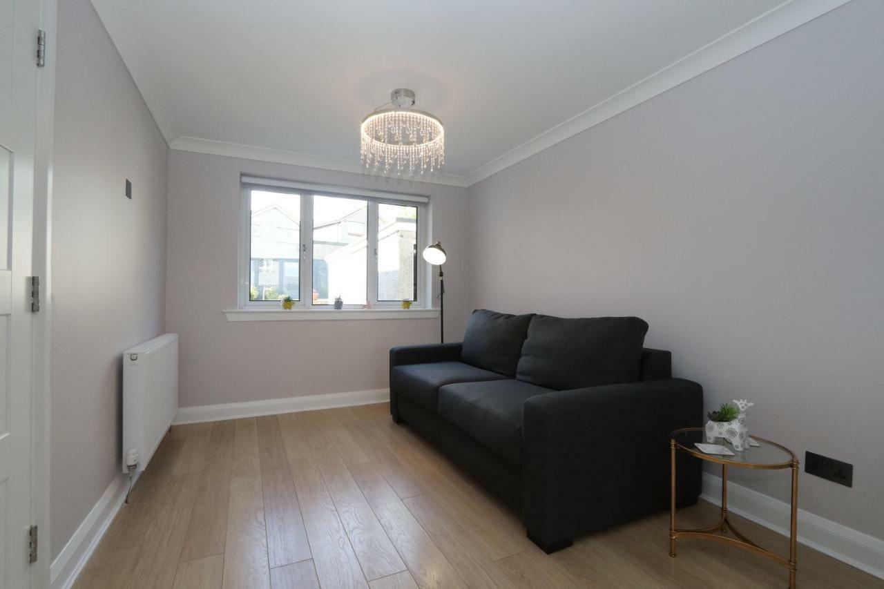 Dunfermline - Luxury 3 Bedroom 2 Bathroom Detached House With Garden Exteriér fotografie